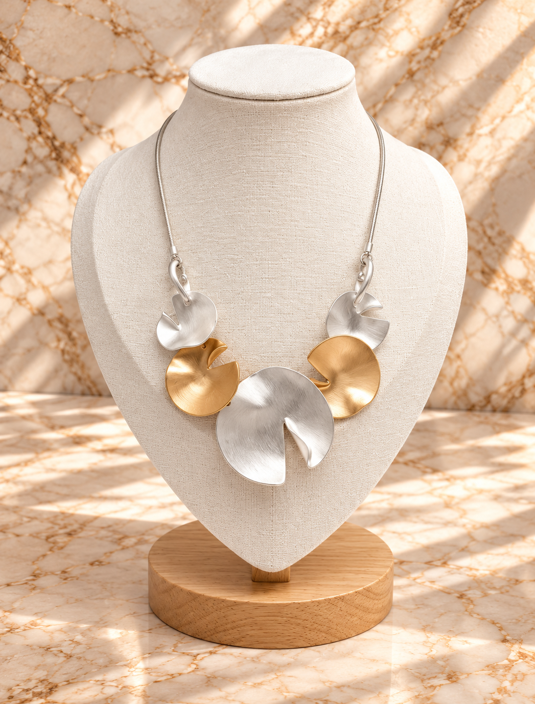 Collaret Aura